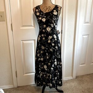 Vintage Y2K All That Jazz Junior’s 7/8 maxi black floral laced back tank dress